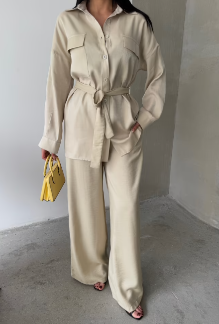 CONJUNTO DE CALÇAS ESCORREGADIAS DE TECIDO PRATEADO