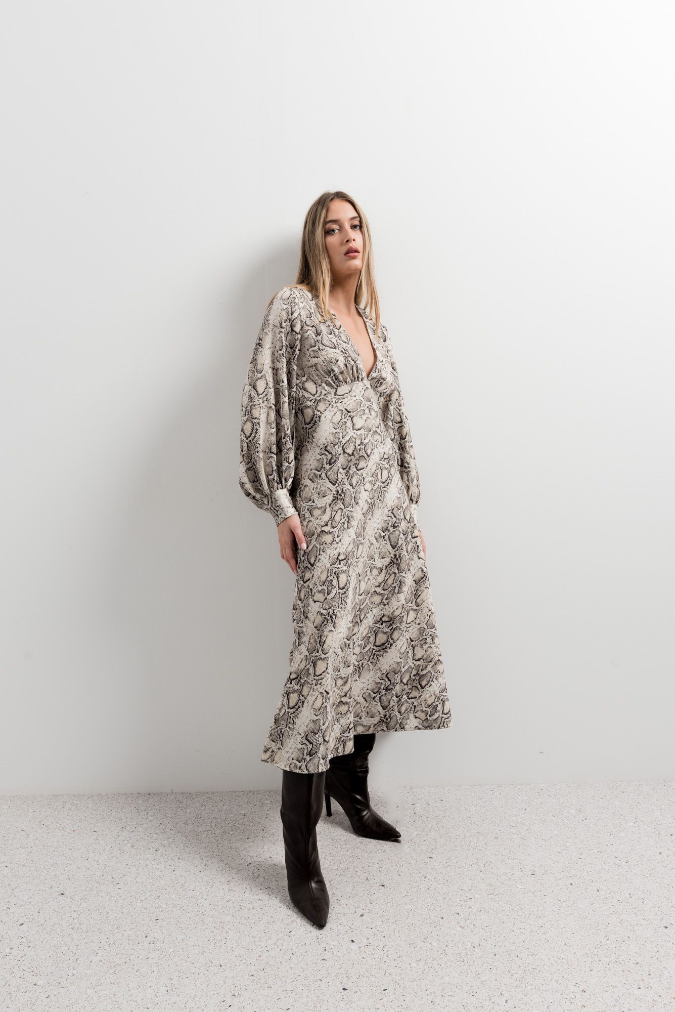 VESTIDO COM ESTAMPA ANIMAL