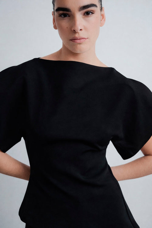 BLUSA COM MANGAS BUFANTES