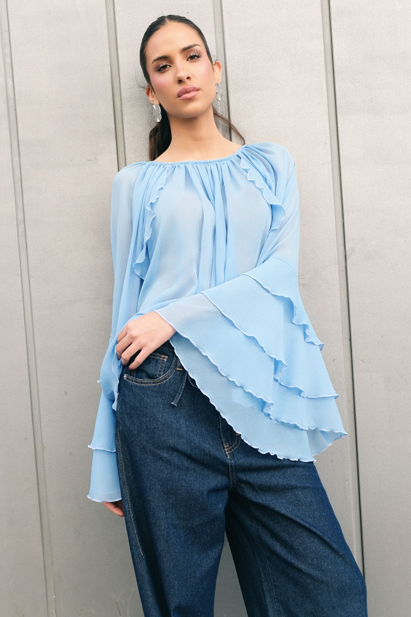 BLUSA COM BABADO