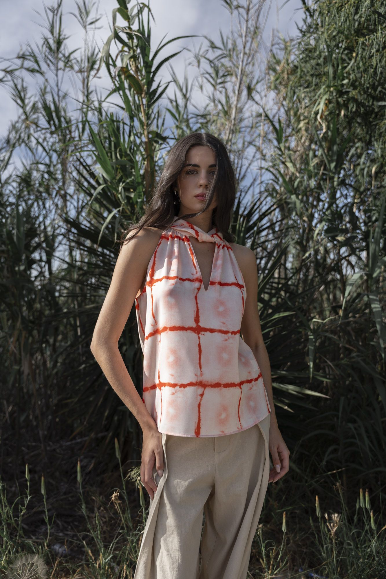 CONJUNTO CORAL COM RISCAS VERMELHAS