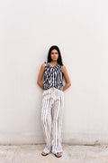 BLUSA COM LISTRAS ASSIMÉTRICAS