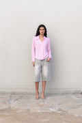 CAMISA AJUSTADA COM PENCES