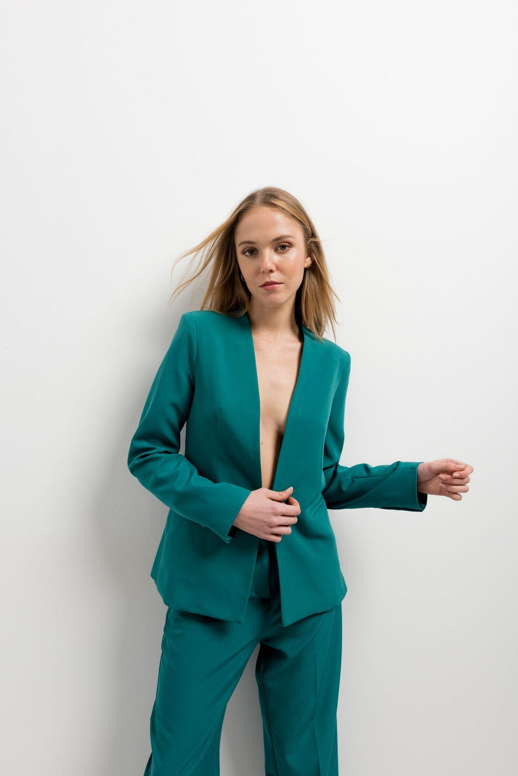 BLAZER CINTADO SEM LAPELA