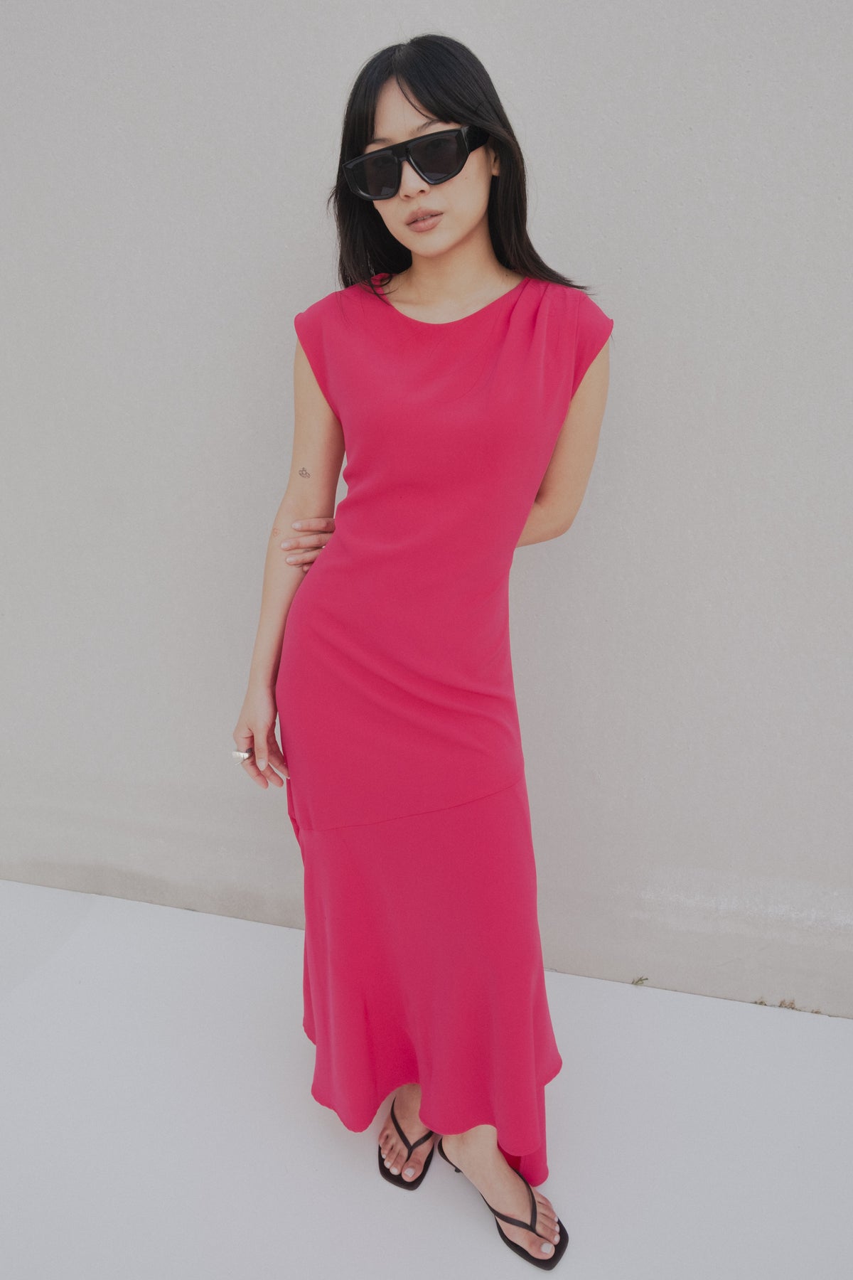 VESTIDO GOLA REDONDA MIDI