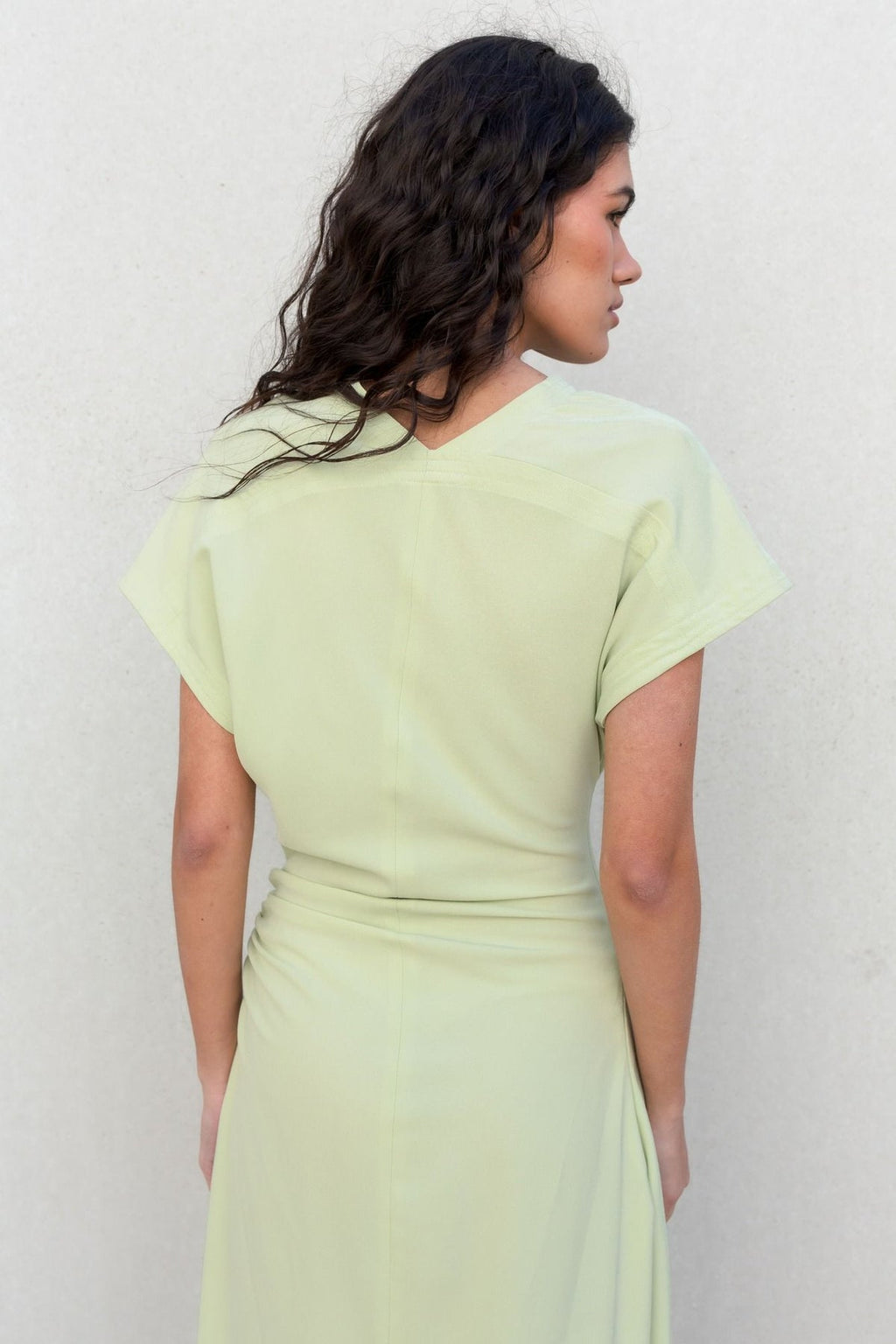 VESTIDO MIDI COM FRANZIDOS
