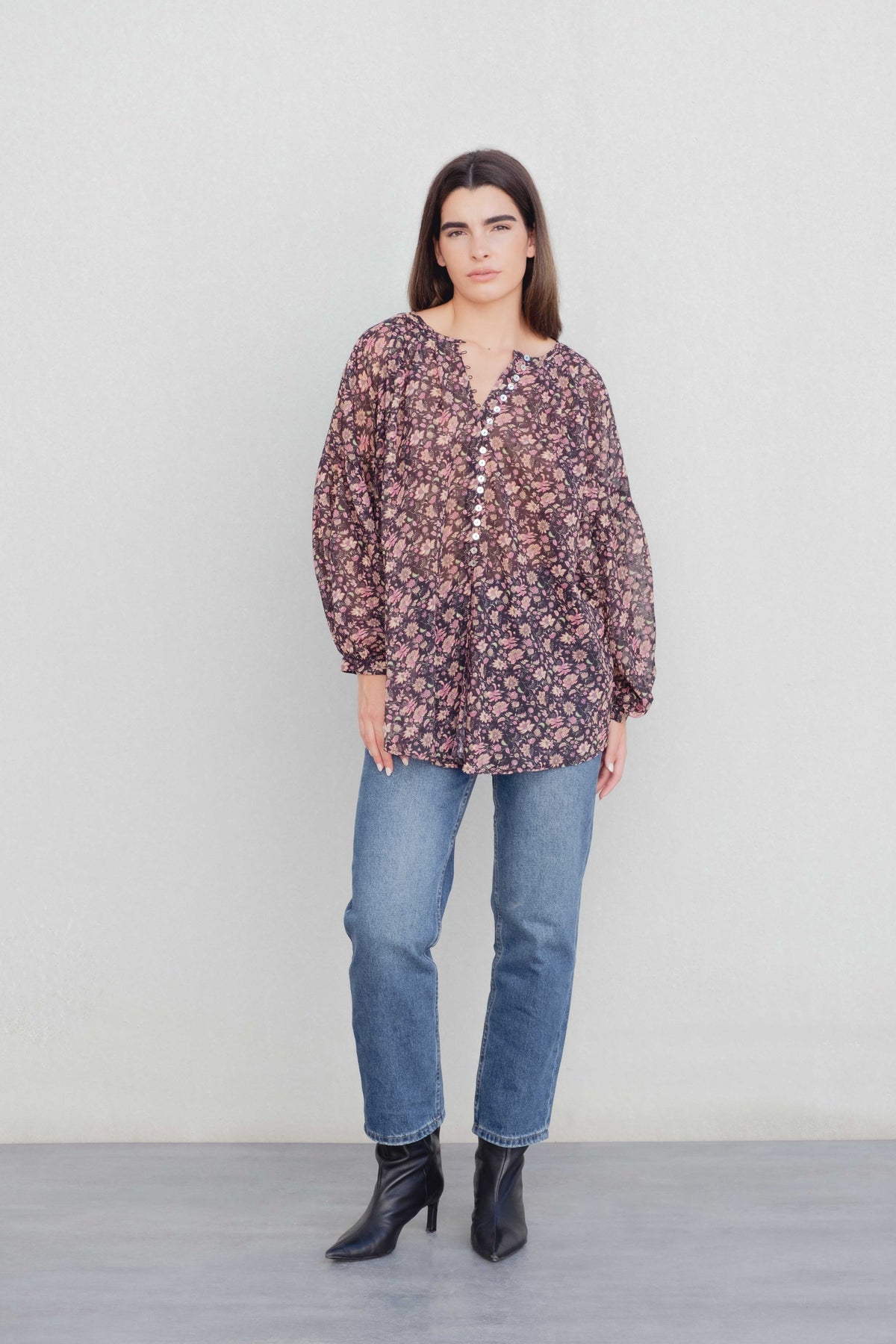 BLUSA ESTAMPADA SEMITRANSPARENTE