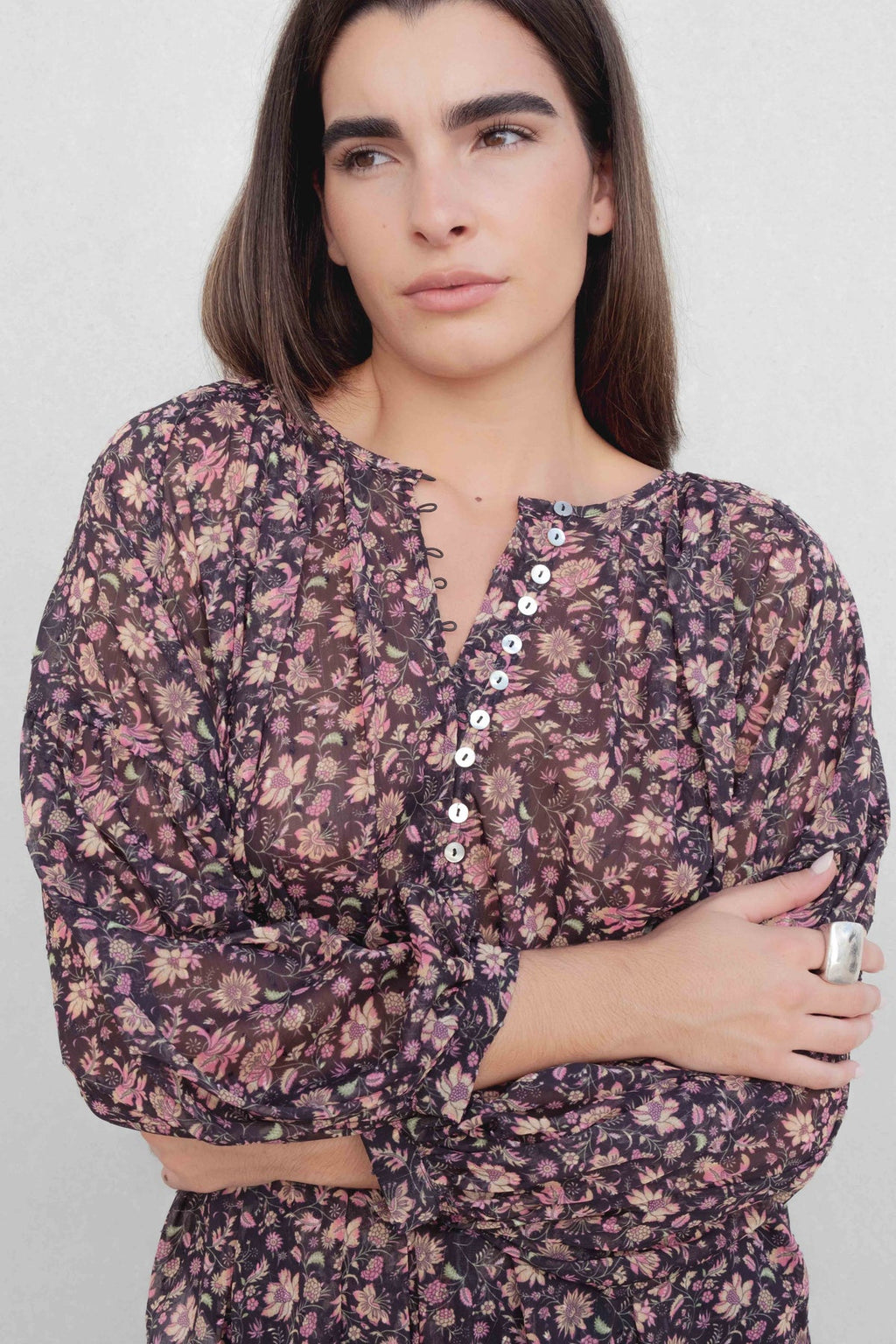 BLUSA ESTAMPADA SEMITRANSPARENTE