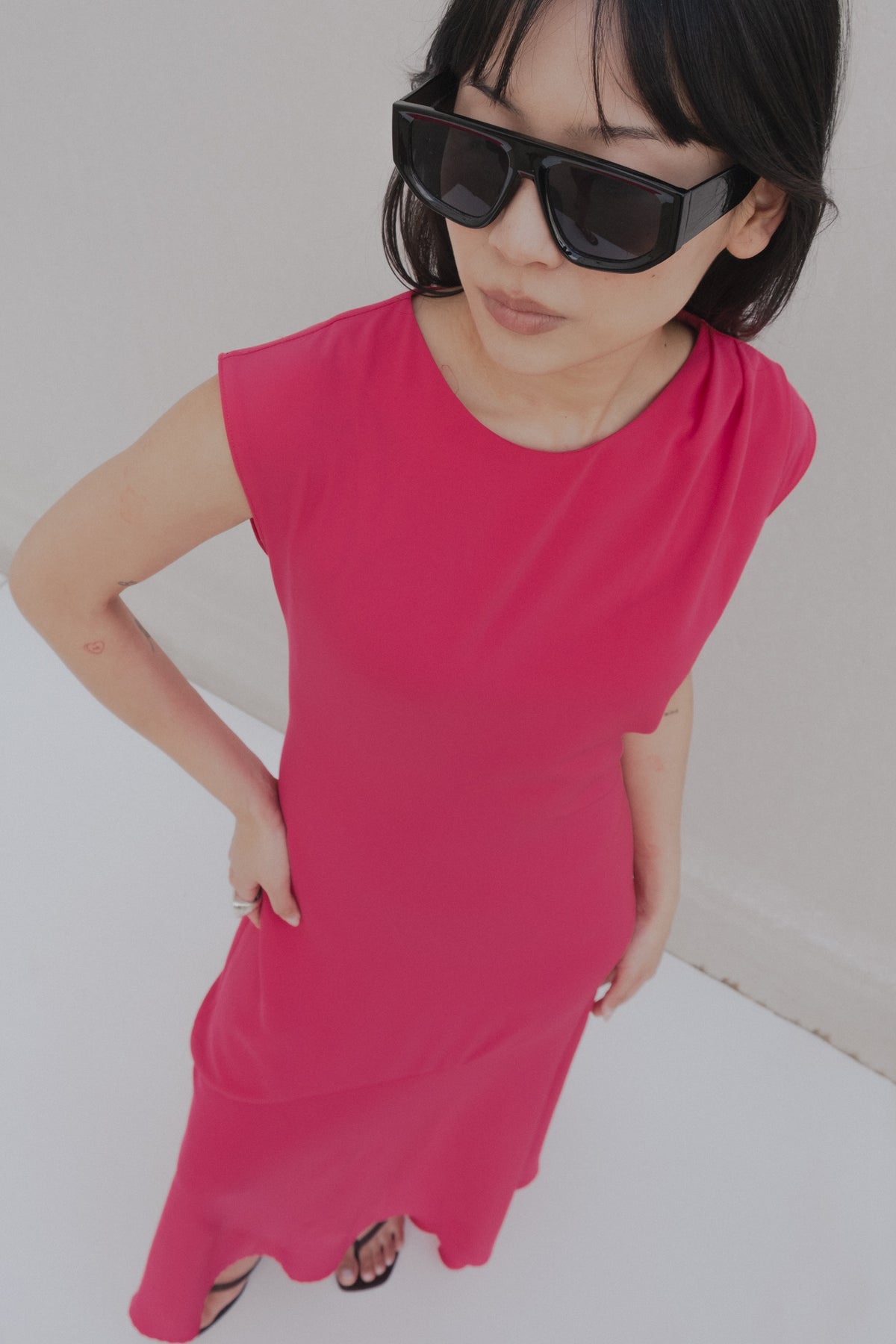 VESTIDO GOLA REDONDA MIDI