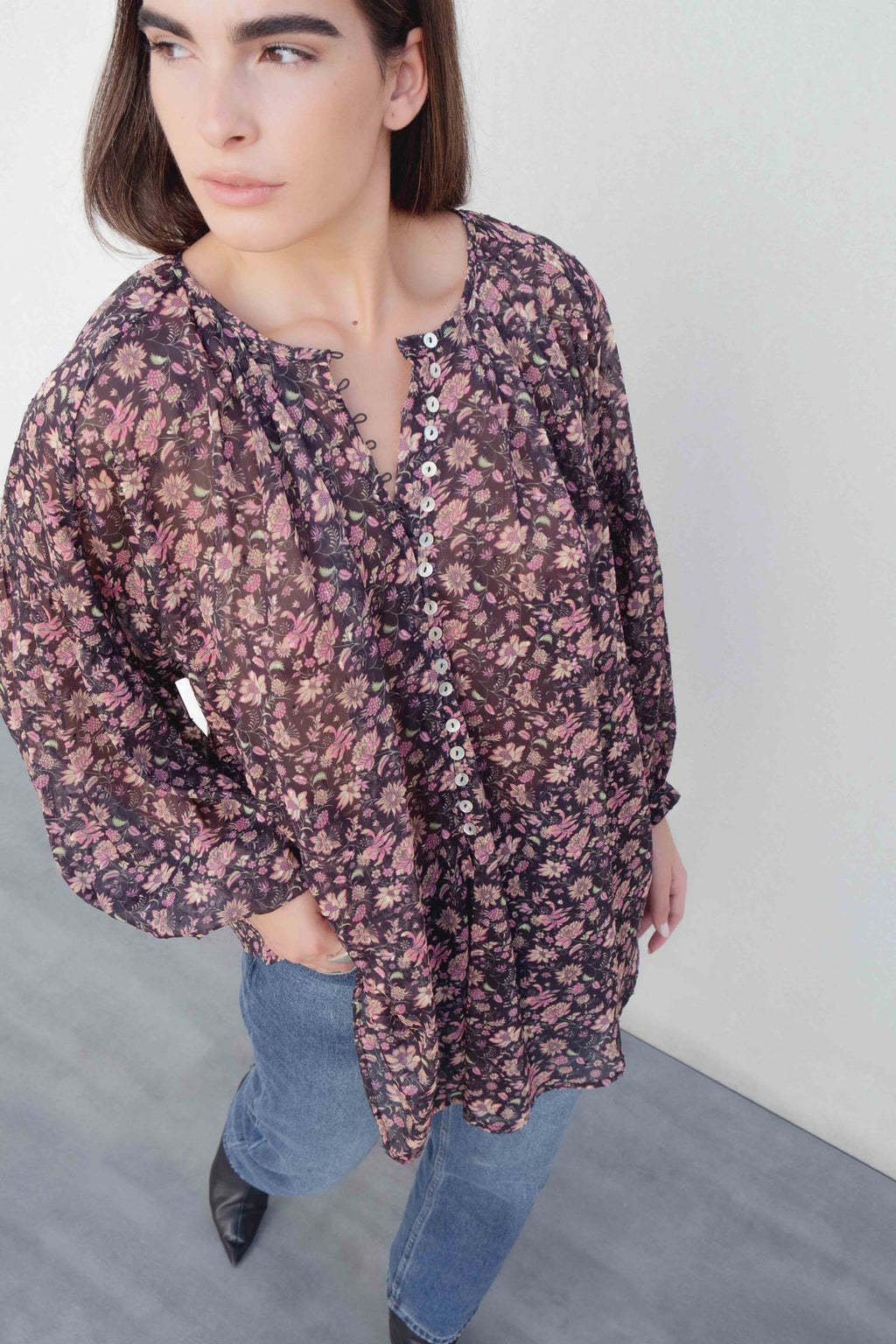 BLUSA ESTAMPADA SEMITRANSPARENTE